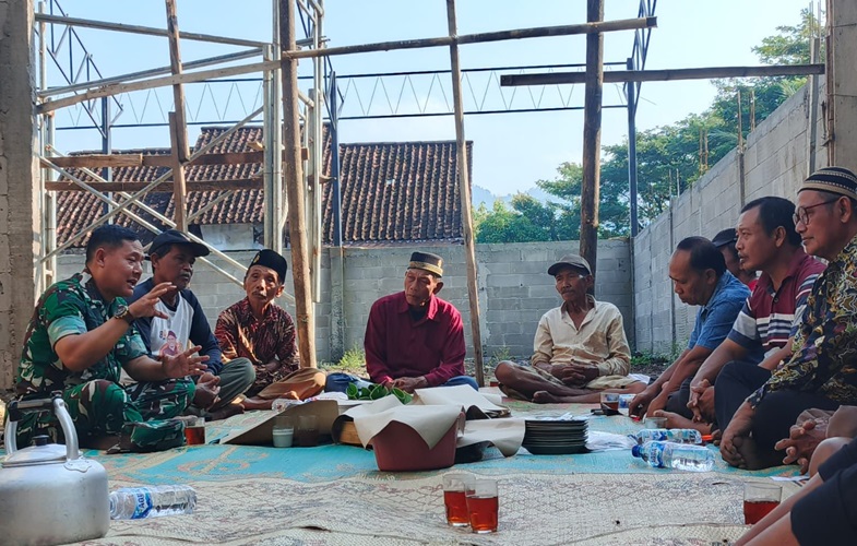 Danramil Bersama Warga Laksanakan Doa Bersama di Lokasi Pembangunan KDKMP